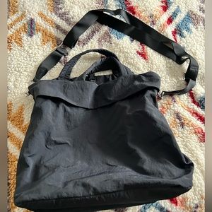 Lululemon on my level bag